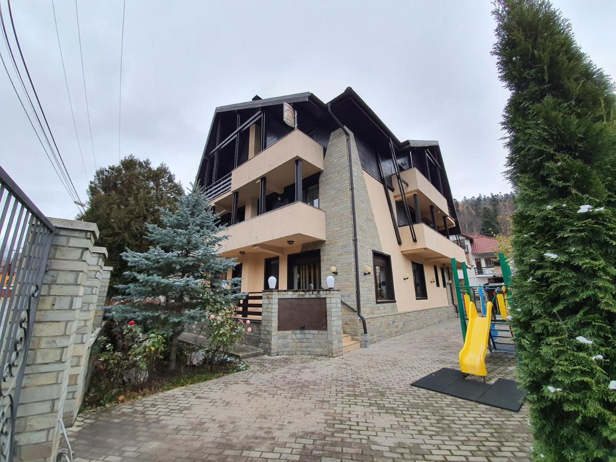Pensiunea Public House Buşteni 外观 照片